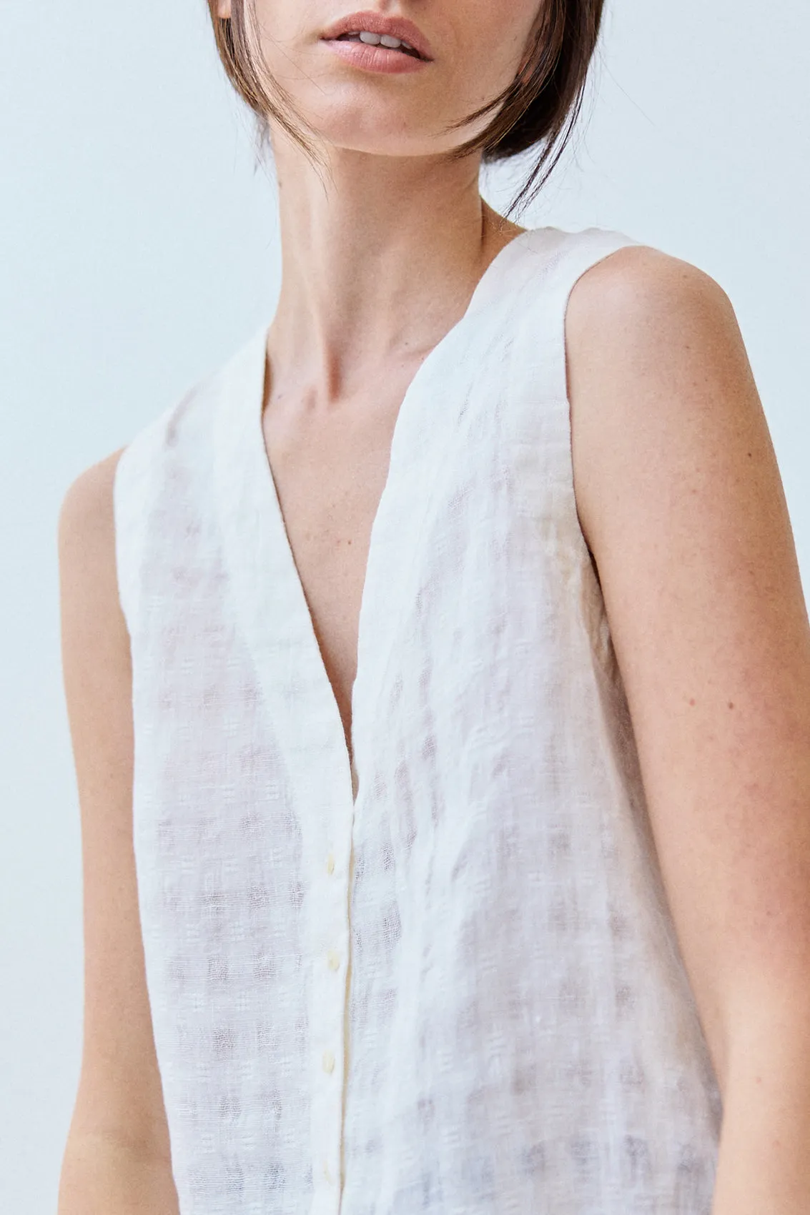 Buttoned Linen Vest Top - Crudo