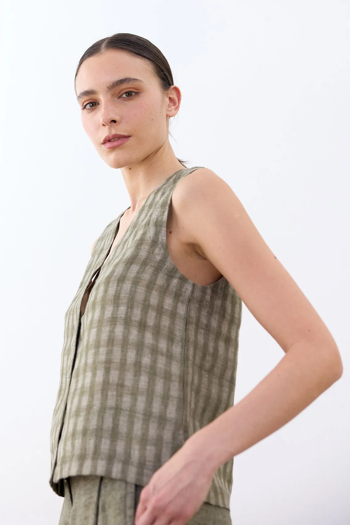 Buttoned Linen Vest Top - Musgo